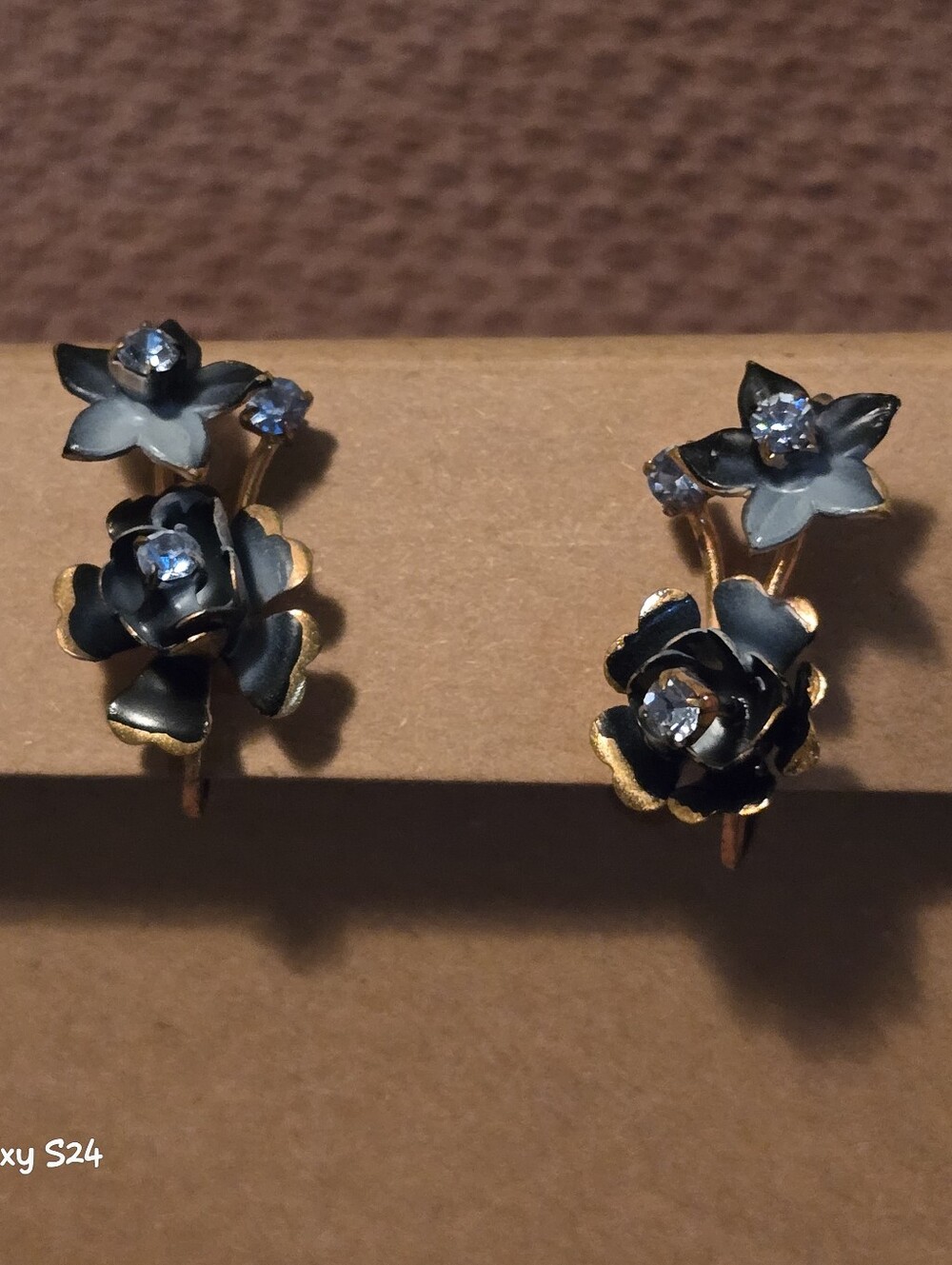 Vintage Floral Clip-on Earrings